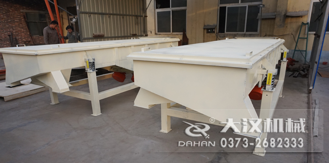 塑料顆粒直線振動(dòng)篩 塑料顆粒直線振動(dòng)篩