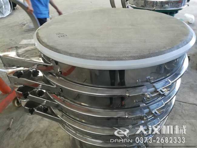 1000mm全不銹鋼振動篩細(xì)節(jié)展示 1000mm全不銹鋼振動篩細(xì)節(jié)展示