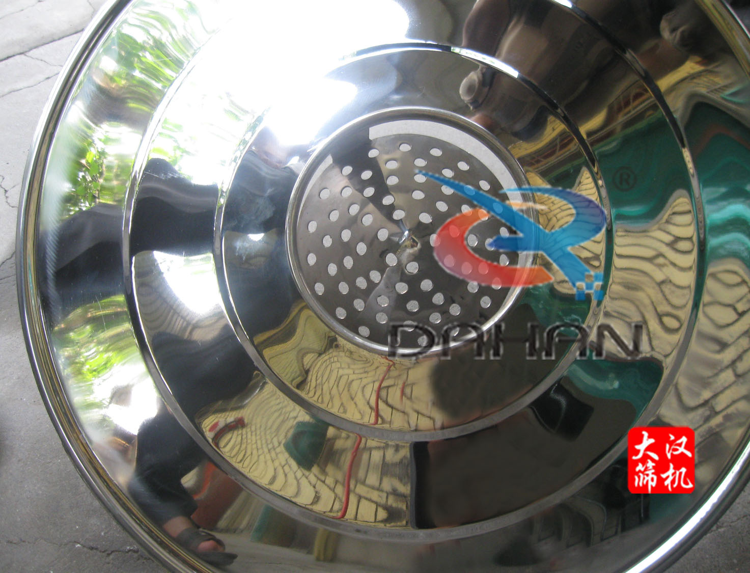 振動(dòng)篩分料器 振動(dòng)篩分料器