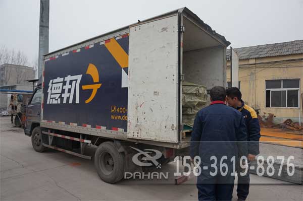 不銹鋼振動(dòng)篩發(fā)貨 不銹鋼振動(dòng)篩發(fā)貨